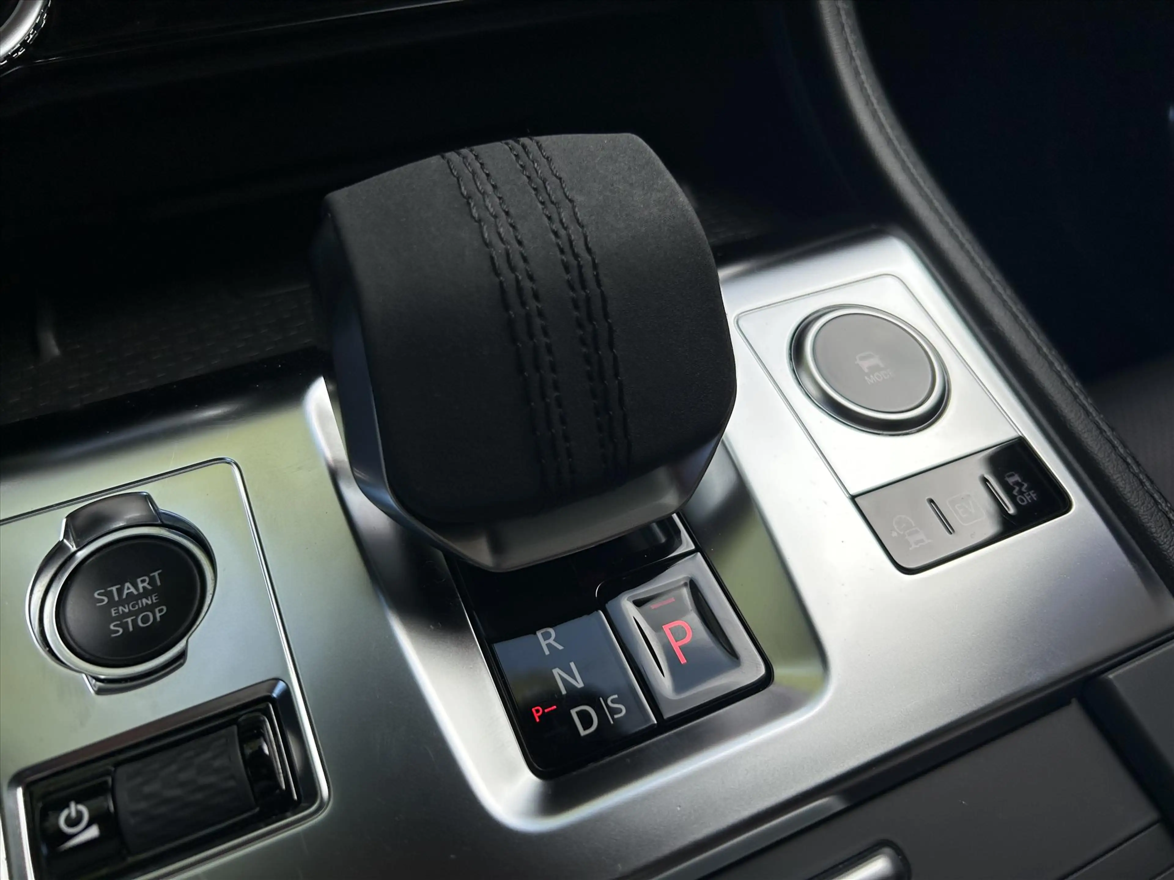 Jaguar F-Pace P400e PHEV AWD AUT S Edition — photo 9