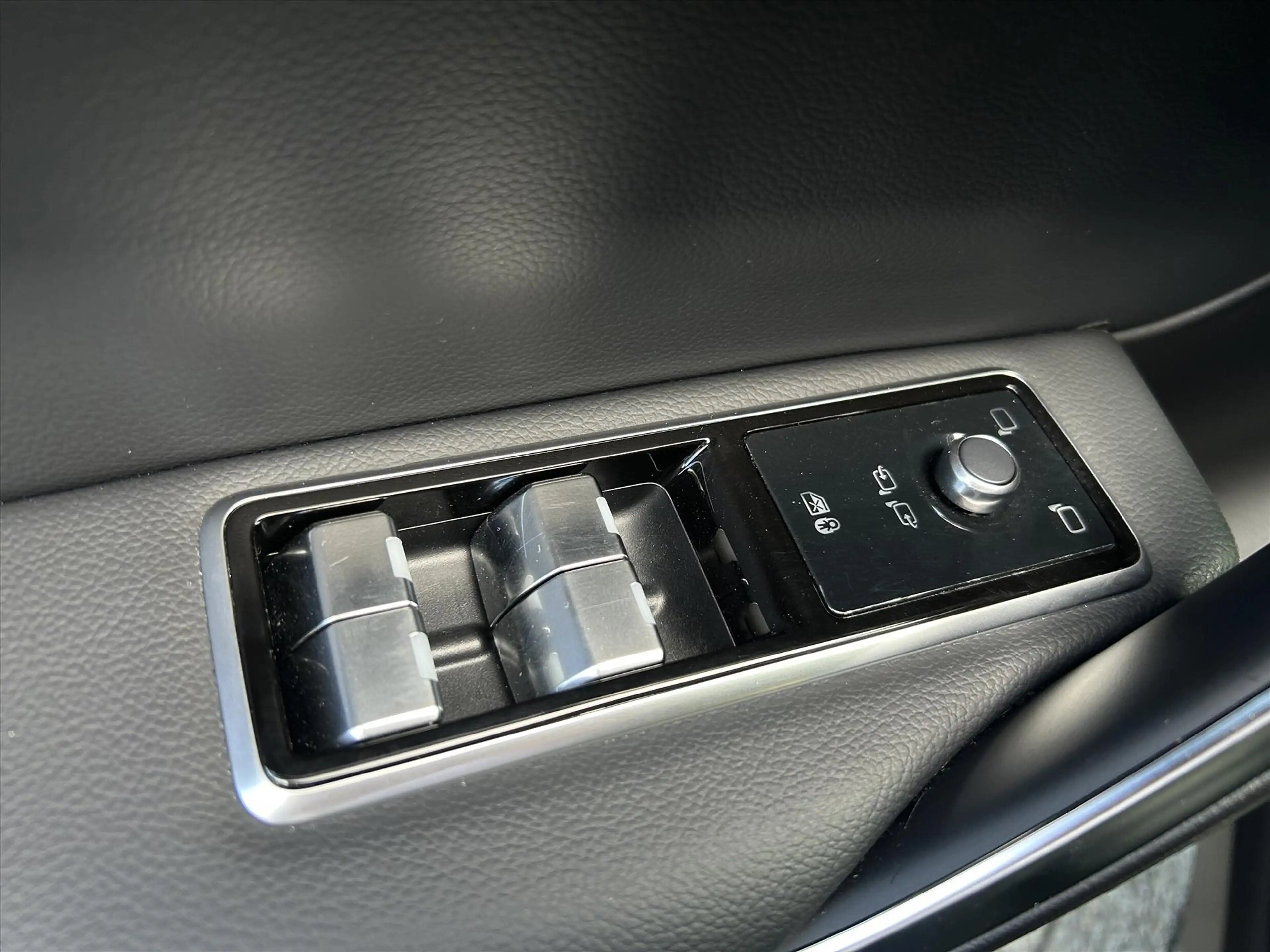 Jaguar F-Pace P400e PHEV AWD AUT S Edition — photo 10