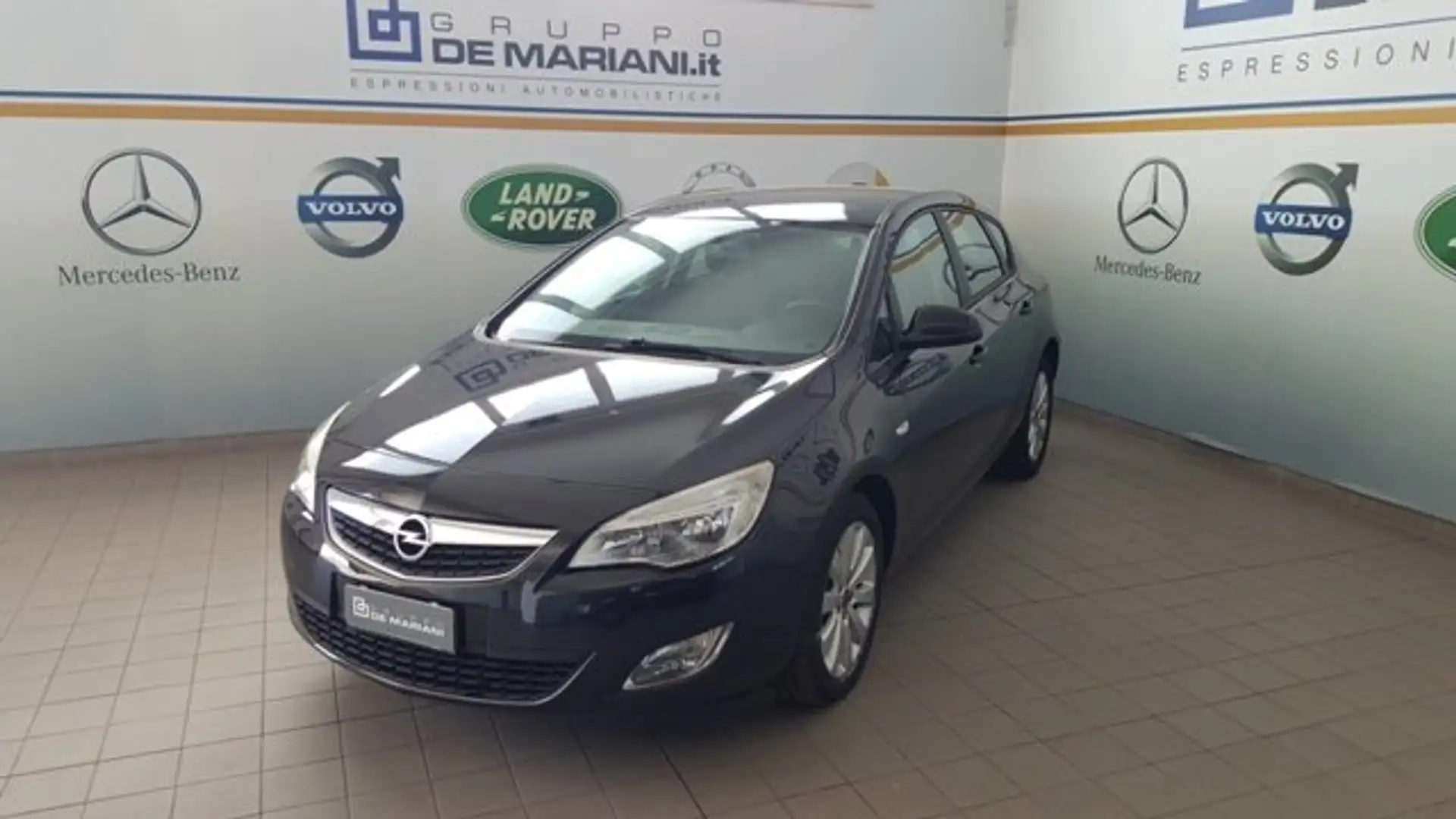 Opel Astra Astra 5p 1.7 cdti Elective 110cv (Br) Negro - 1