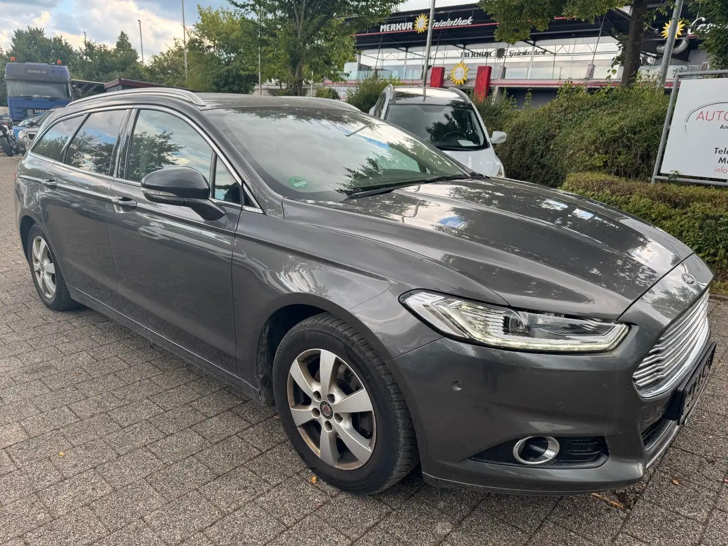 Ford Mondeo Turnier Titanium *LEDER*NAVI*AHK*SHZ*LED Grau - 1