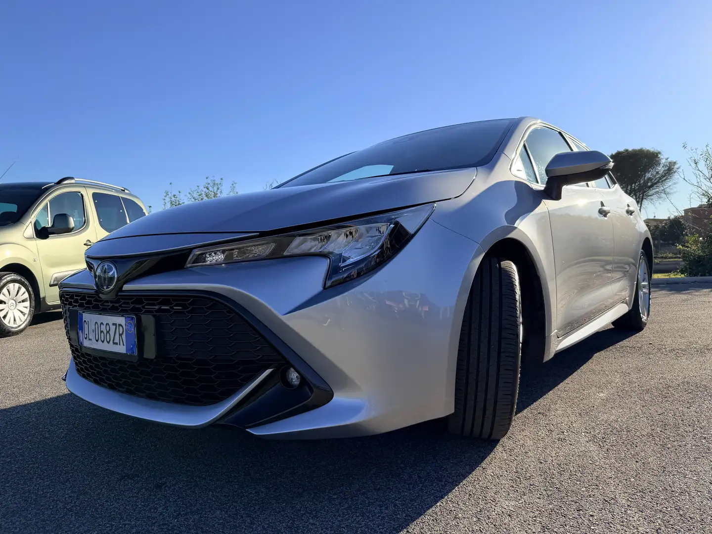 Toyota Corolla 1.8h Business Carplay IVA ESPOSTA - 2