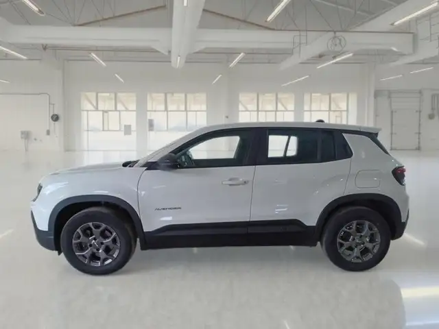 Jeep Avenger view 5