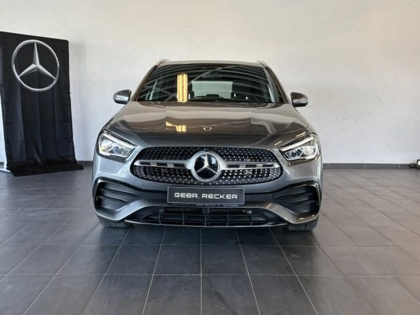 Mercedes-Benz GLA 200 GLA 200 AMG Line AHK LED Kamera MBUX High End Navi Gris - 2