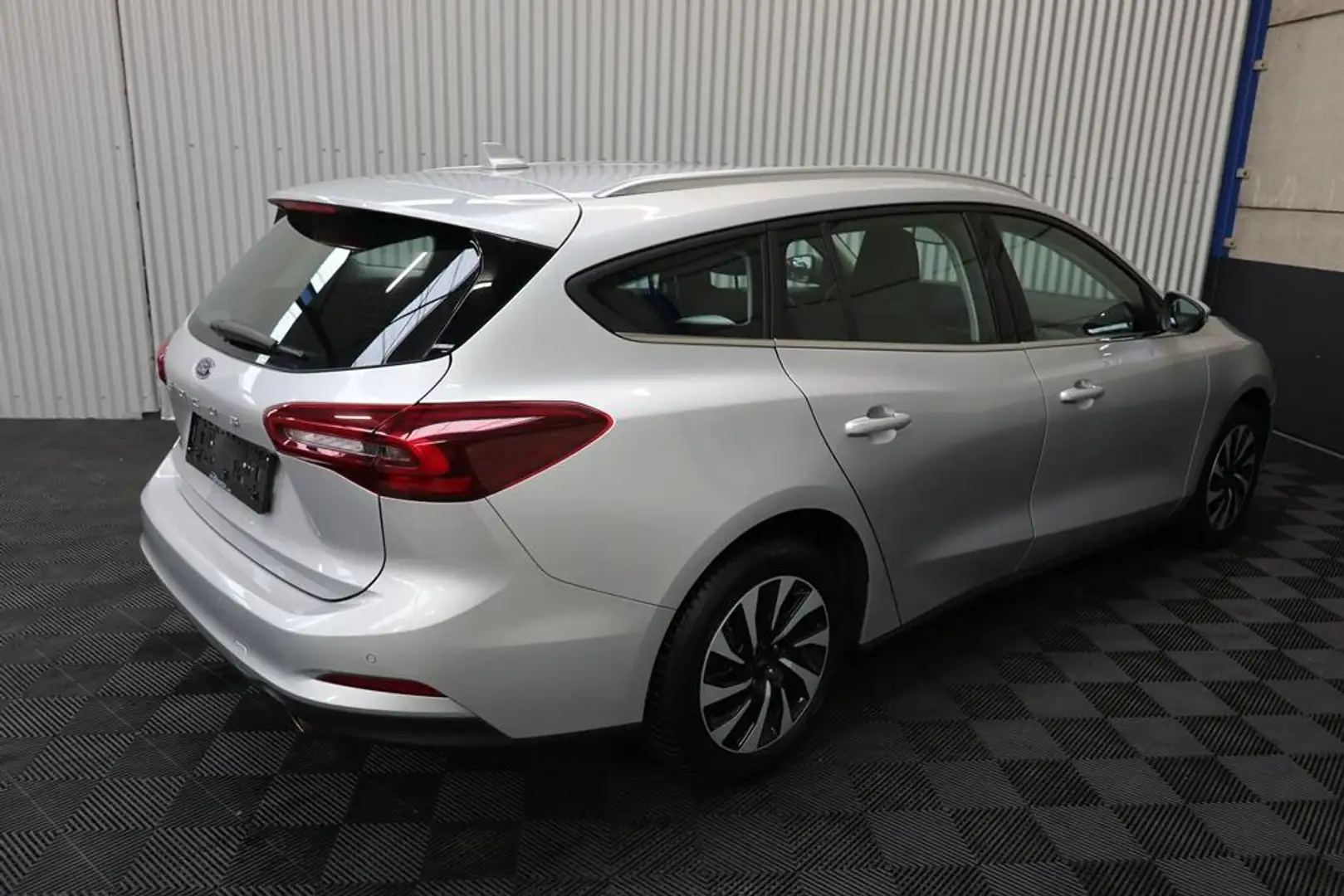 Ford Focus 1.0 EcoBoost Clipper Titanium Navi Zetelverwarming Argento - 2