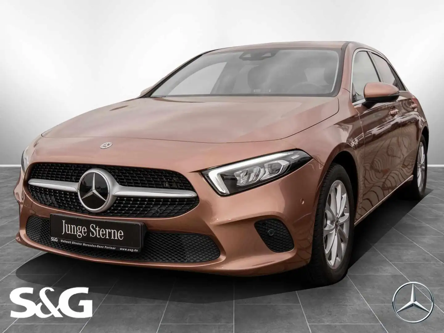 Mercedes-Benz A 250 e Kompaktlimousine MBUX+RüKam+LED+AHK+19 Bronze - 1