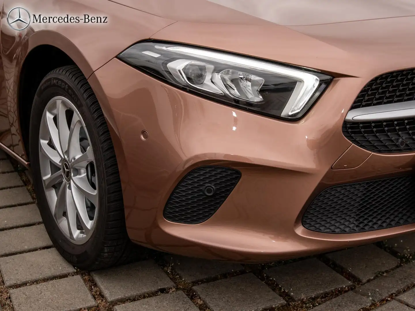 Mercedes-Benz A 250 e Kompaktlimousine MBUX+RüKam+LED+AHK+19 Bronze - 2