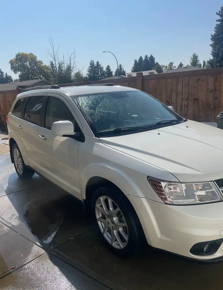 Dodge Journey снимка Dodge Journey