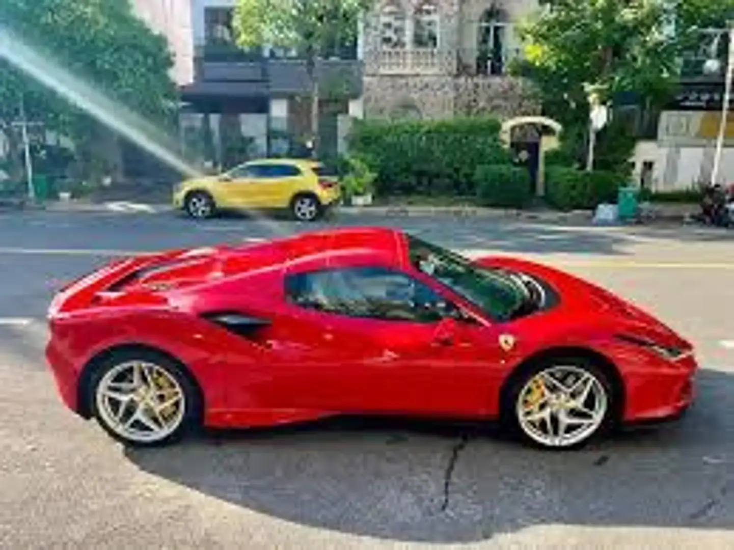 Ferrari F8 Spider pari al nuovo info su richiesta Rosso - 1