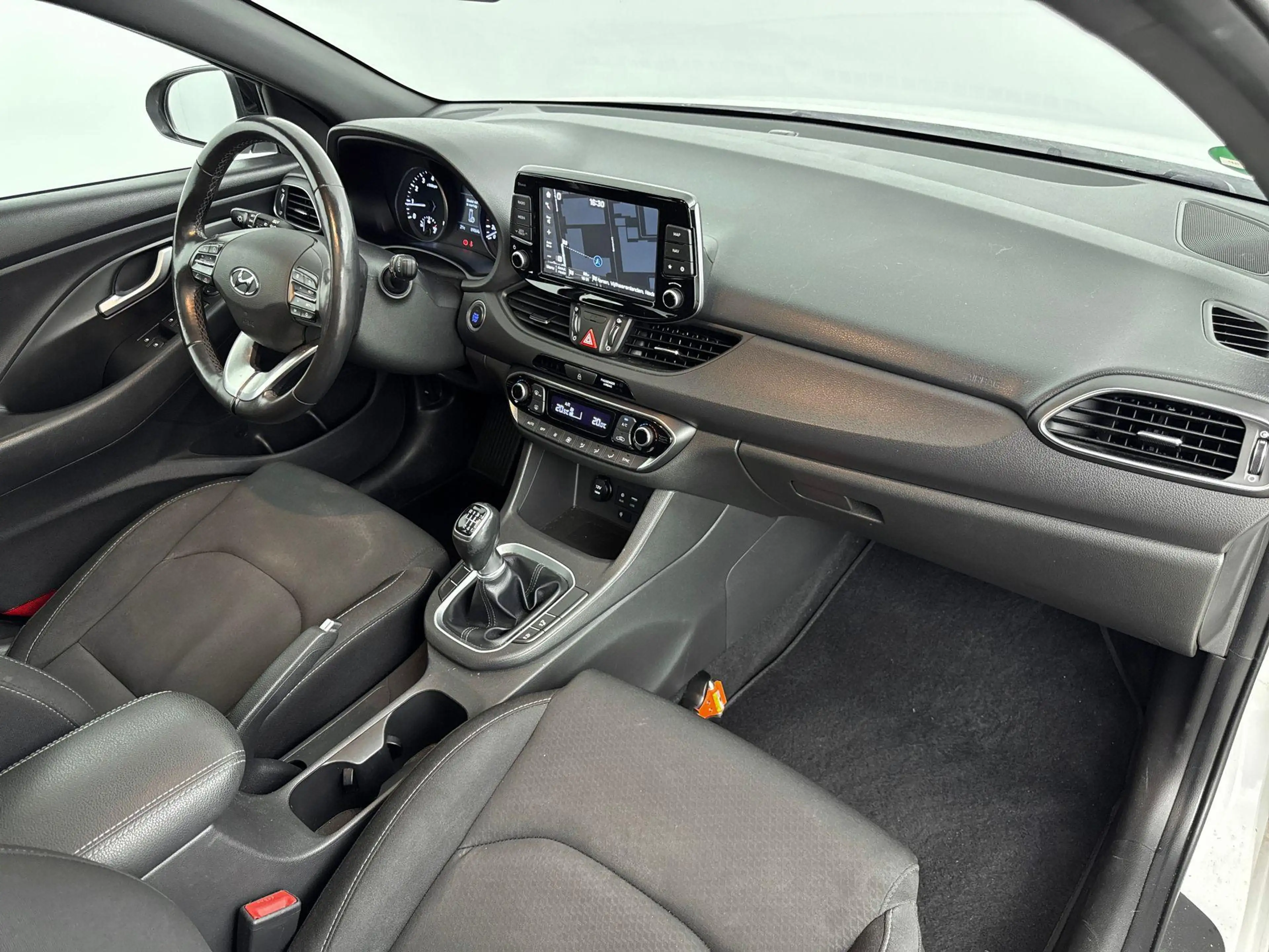 Hyundai i30 Wagon 1.4 T-GDI PREMIUM | ELEKTRISCH SCHUIF- KANTE — photo 9
