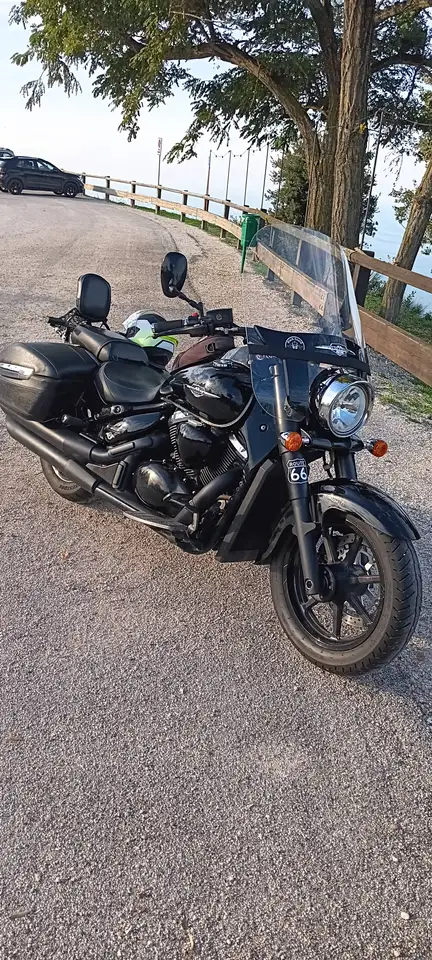 Suzuki Intruder C