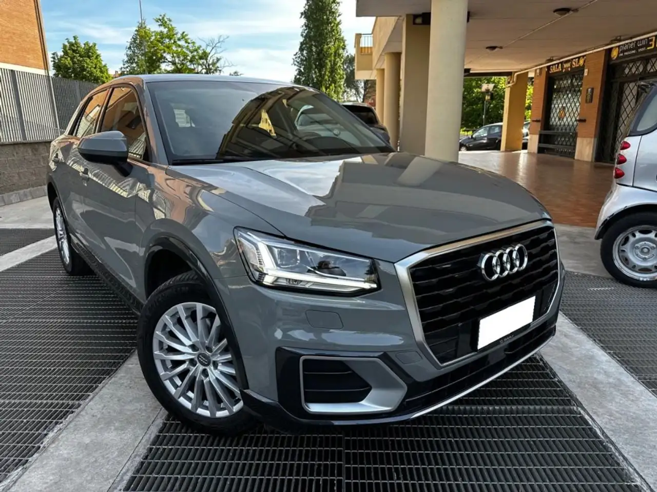 Audi Q2 SUV/4x4/Pick-up in Grijs tweedehands in Roma - Rm voor € 26.300,-