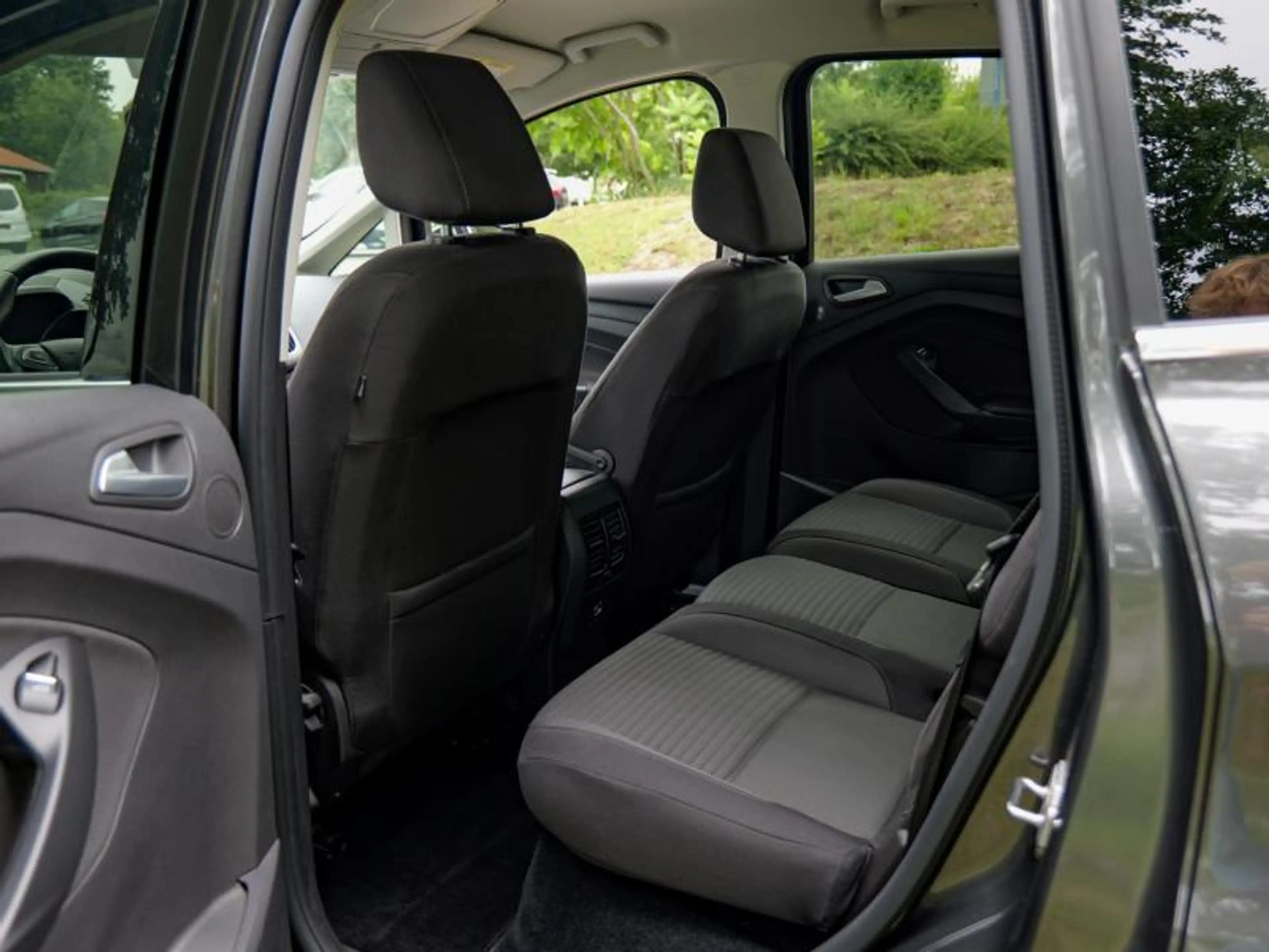Ford C-Max Titanium — photo 8