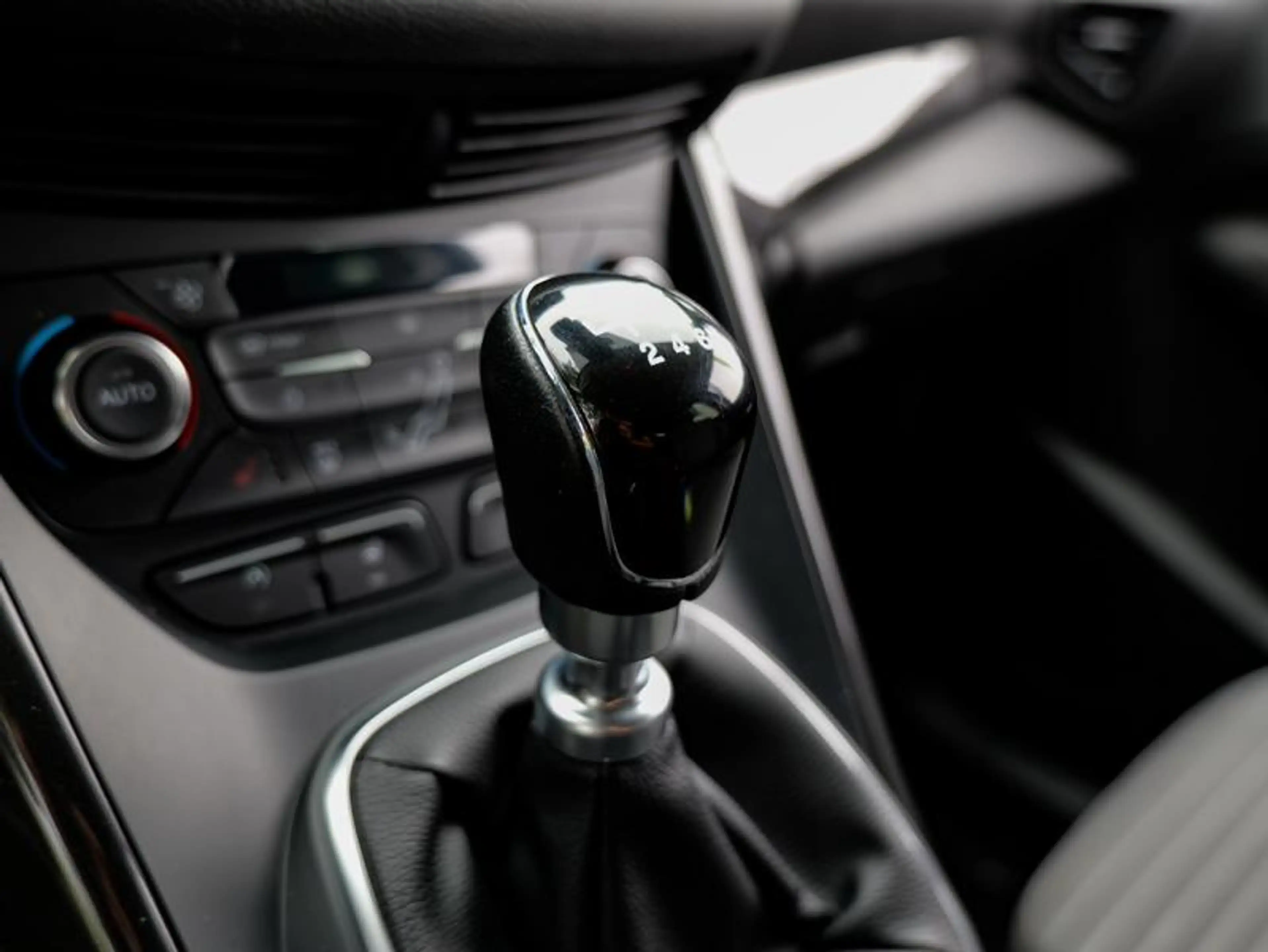 Ford C-Max Titanium — photo 10