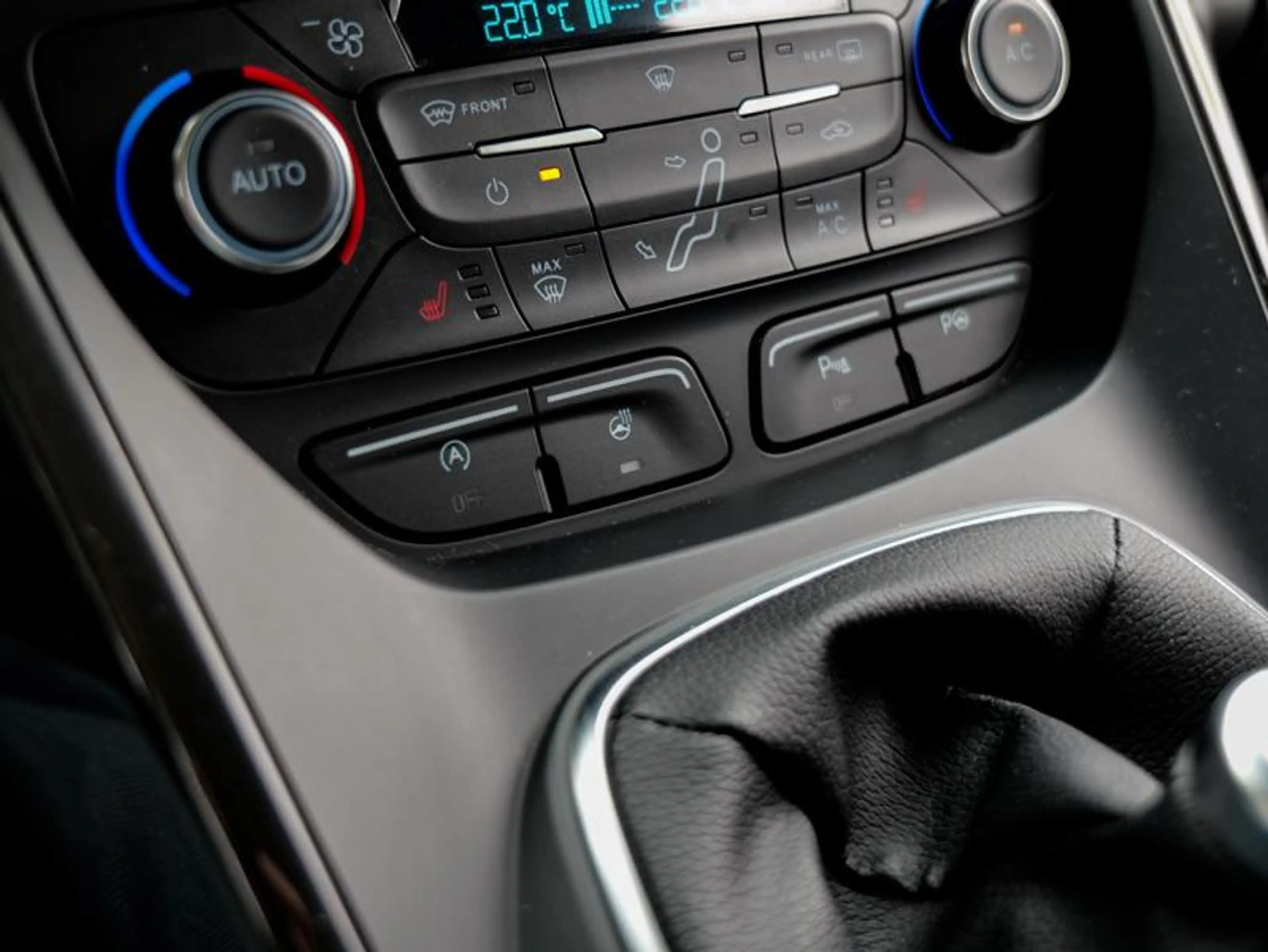 Ford C-Max Titanium — photo 13