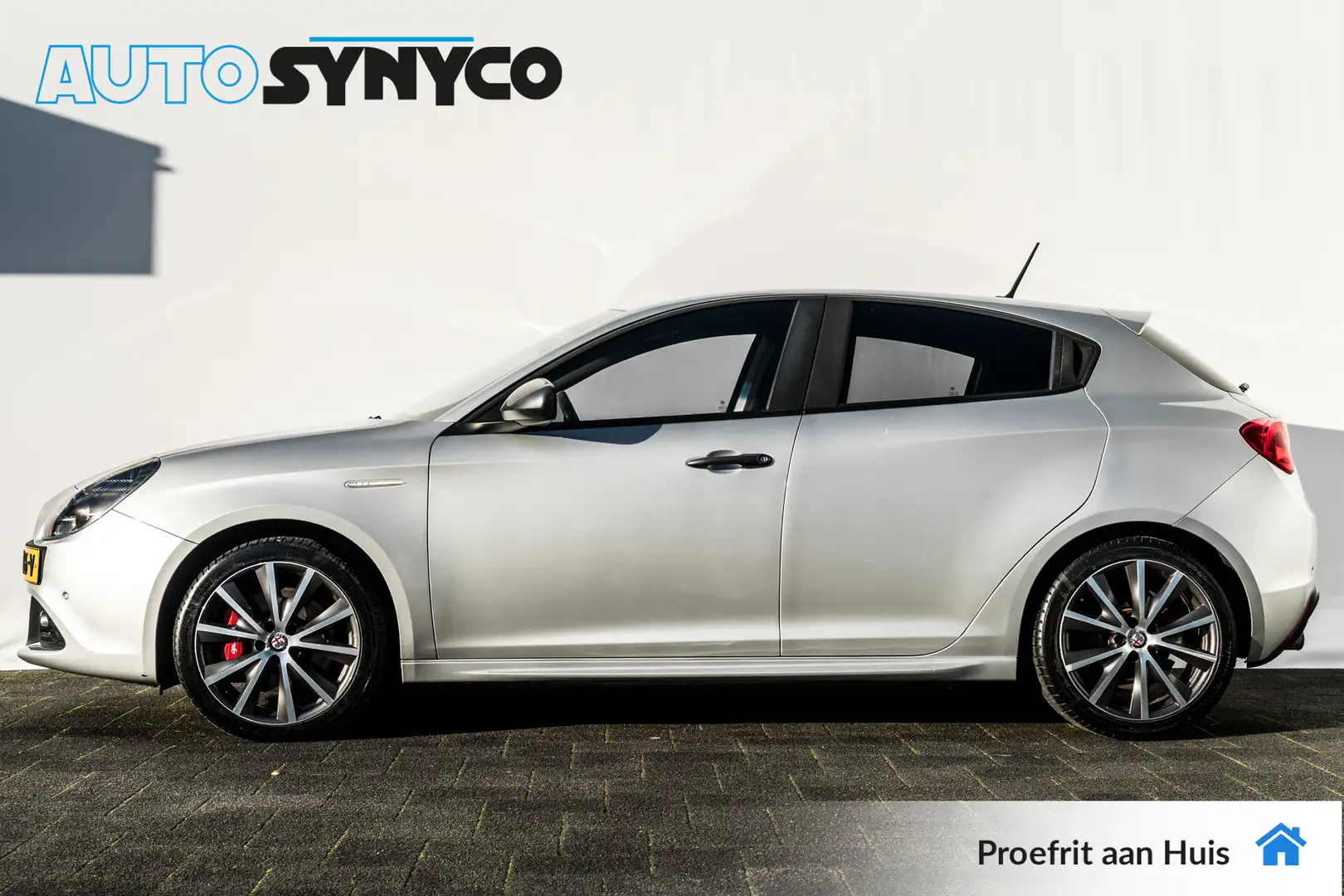 Alfa Romeo Giulietta 1.4 Turbo MultiAir Super | Stoelverwarming | Trekh Grau - 2