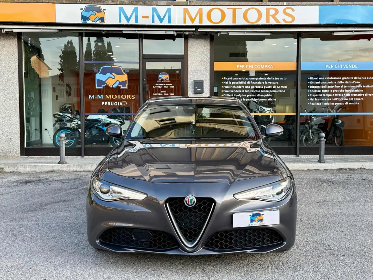 Alfa Romeo Giulia 2.2 Turbodiesel 180 CV AT8 Business Sport Launch E Gris - 2