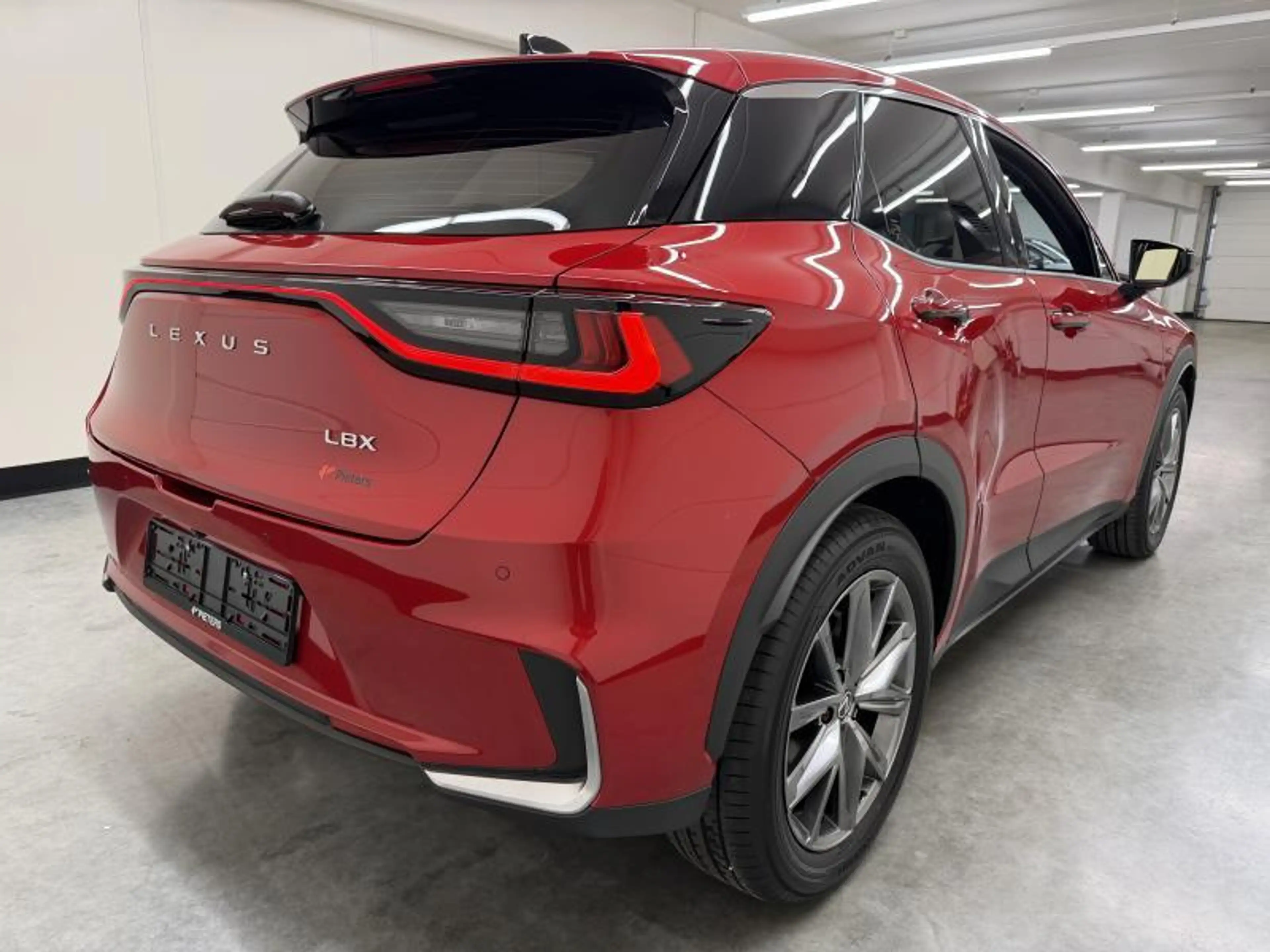 Lexus LBX Elegant — photo 3