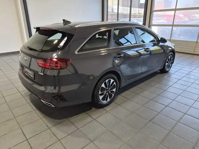Kia Ceed view 5