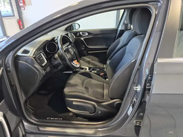 Kia Ceed view 8