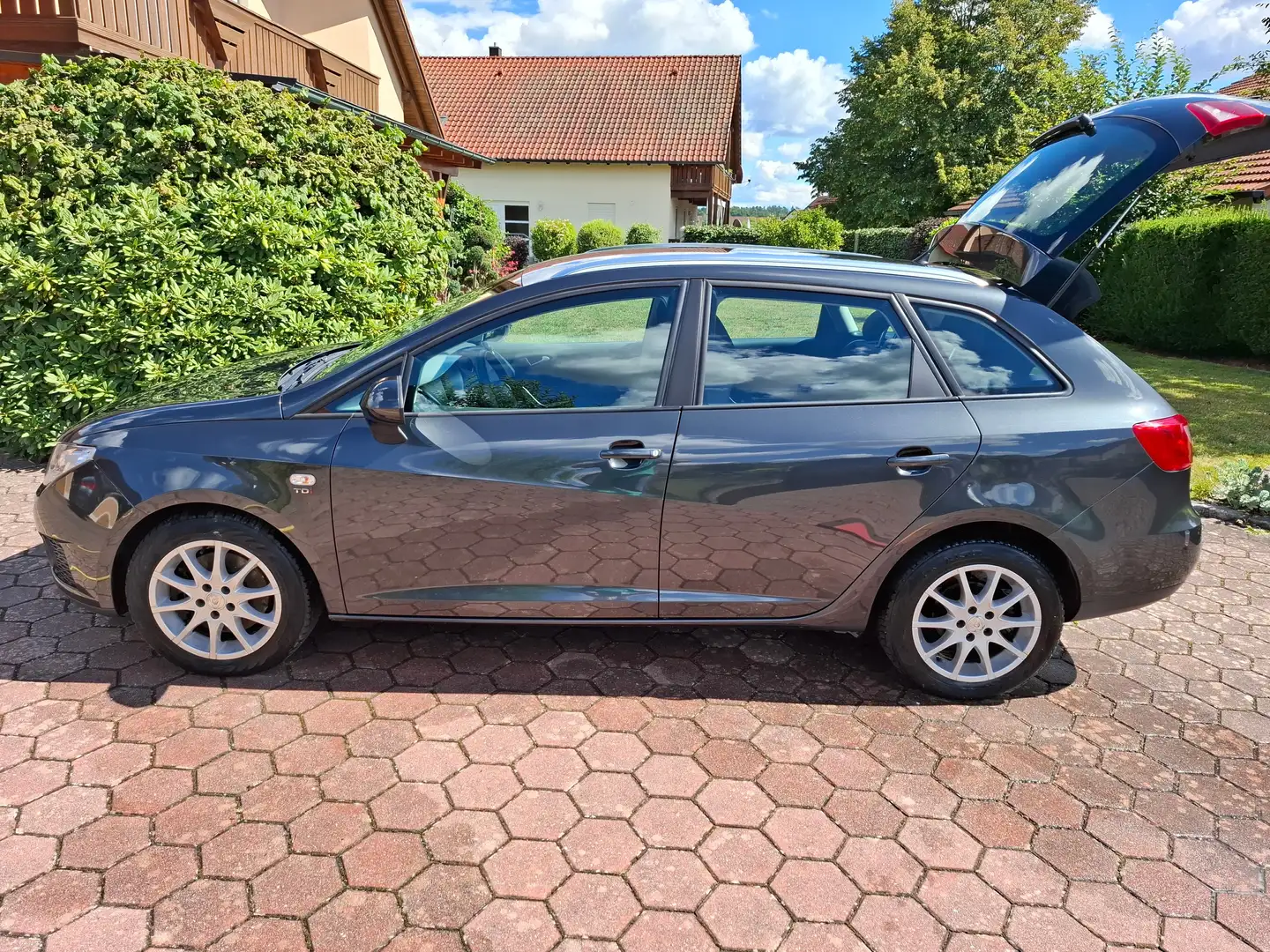 SEAT Ibiza Ibiza ST 1.6 TDI CR Style Šedá - 1