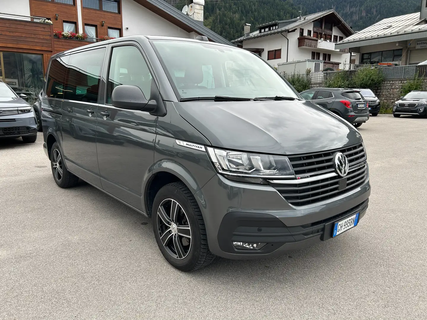 Volkswagen T6.1 Multivan Multivan 2.0 tdi Trendline 4motion 150cv DSG 7p Gris - 2