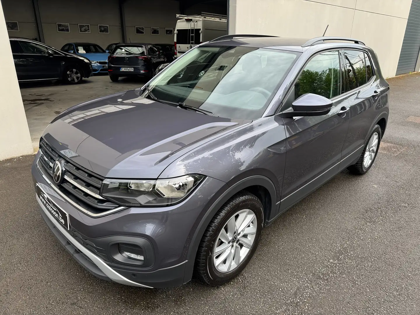 VOLKSWAGEN T-cross