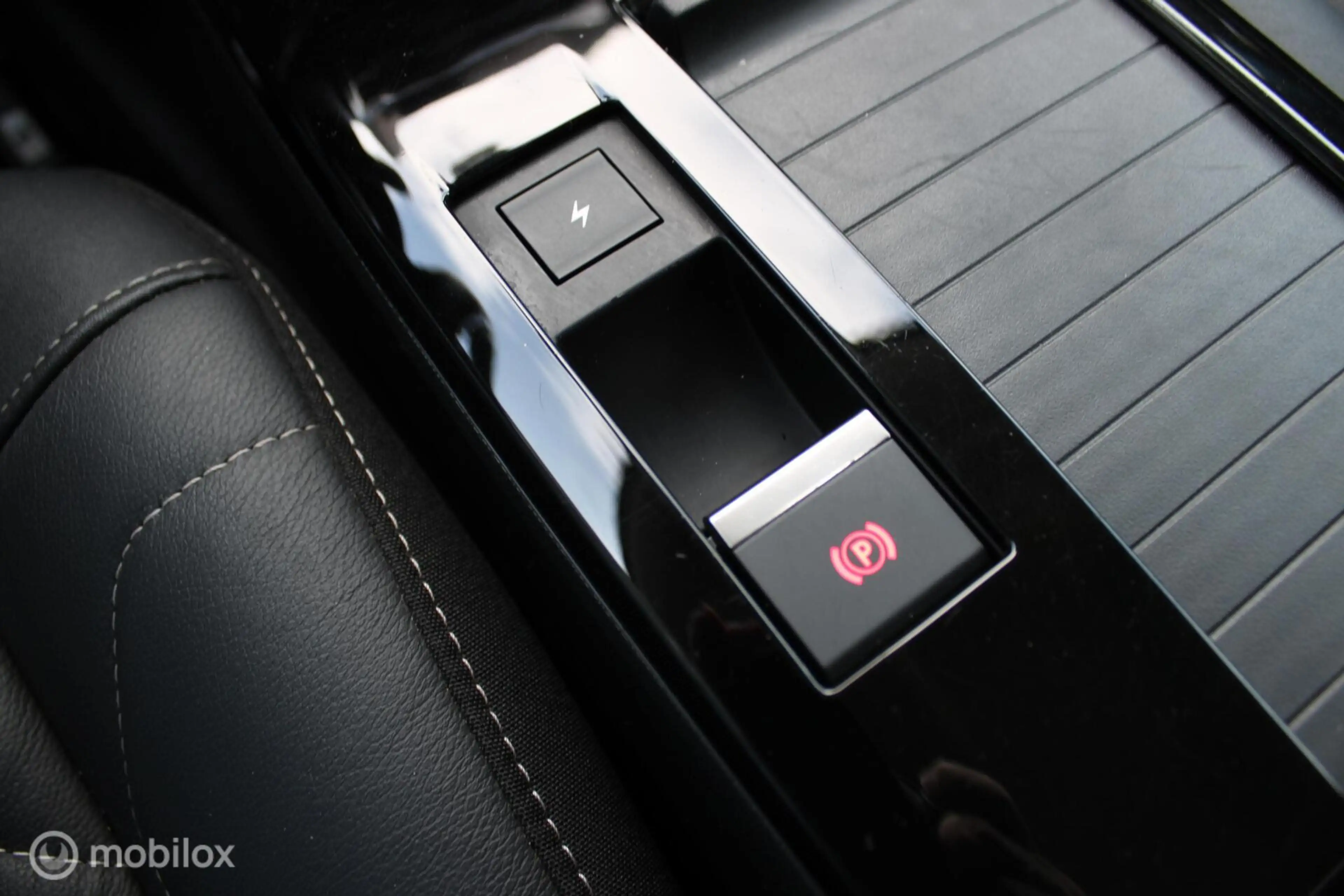Citroen E-C4 Electric Shine 50 kWh — photo 17