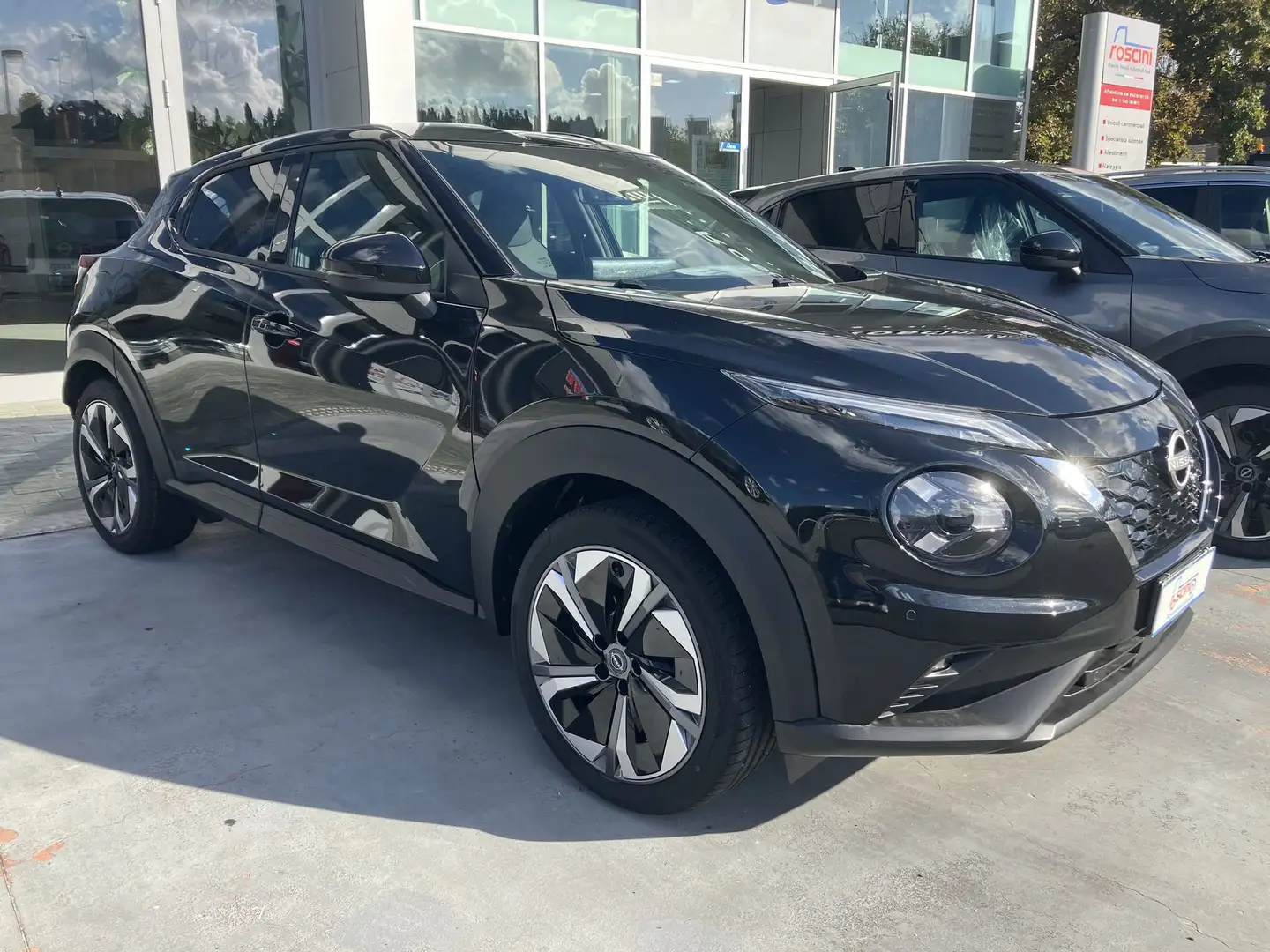 Nissan Juke Juke 1.6 HEV N-Connecta Schwarz - 1