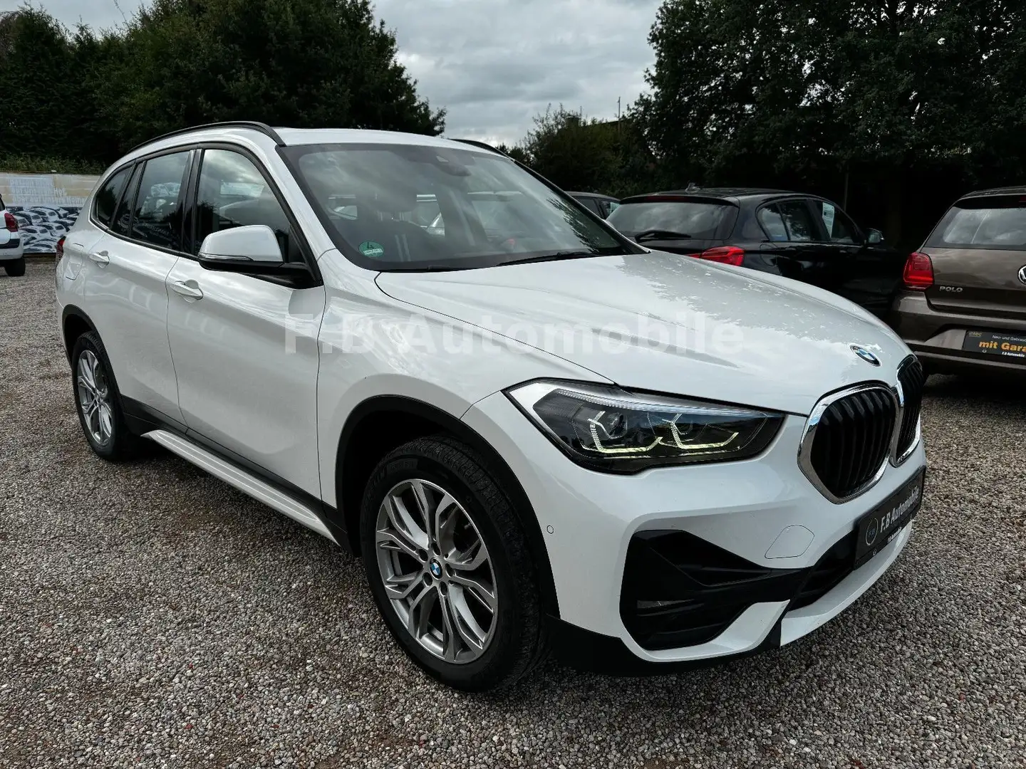 BMW X1 sDrive 18 d Sport Line/PDC/SD/PD/SHZ/UVM.. Weiß - 1