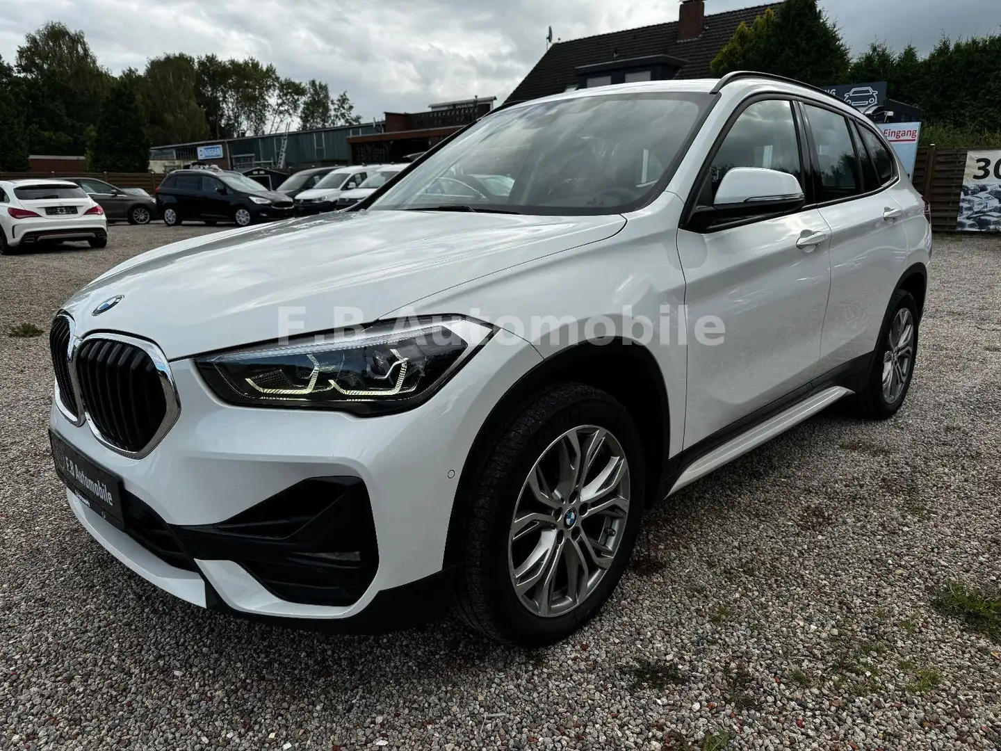 BMW X1 sDrive 18 d Sport Line/PDC/SD/PD/SHZ/UVM.. Weiß - 2