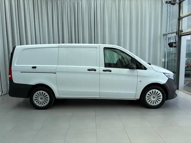 Mercedes-Benz Vito 114 CDI 4x4 Kasten Lang SpurW, MBUX AHK Ansicht 4