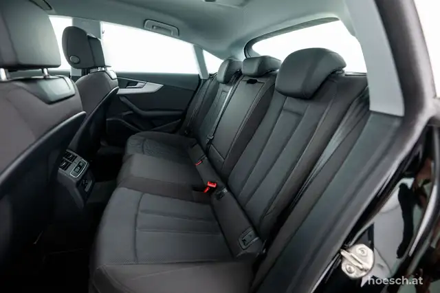 Audi A5 view 7