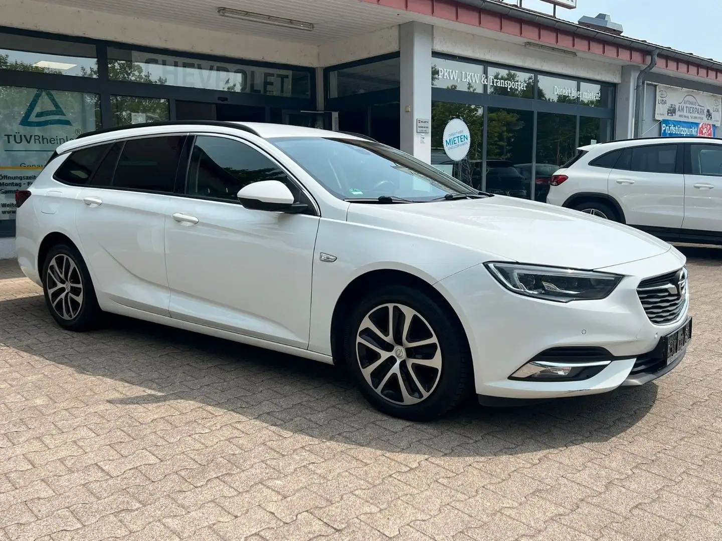 Opel Insignia B Sports Tourer Business Edition Weiß - 2