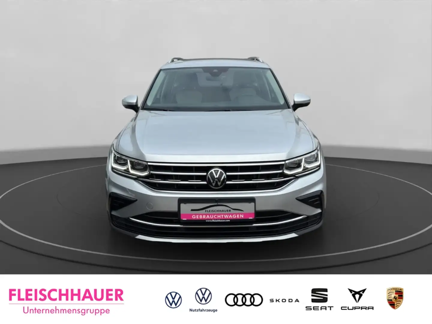 Volkswagen Tiguan Elegance 2,0 TDI Navi+Matrix+RearView+CarPlay Silber - 2