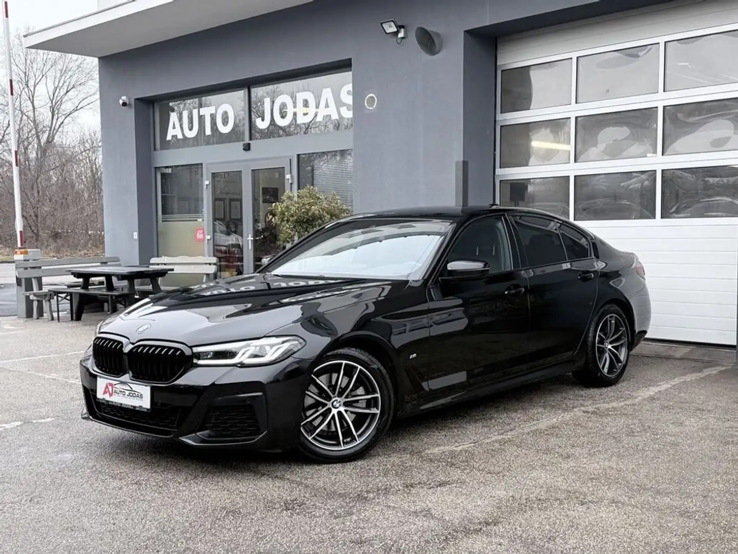 BMW 518 d 48V Aut. M-Paket **Adaptive-LED/Shadow-Line** Schwarz - 2