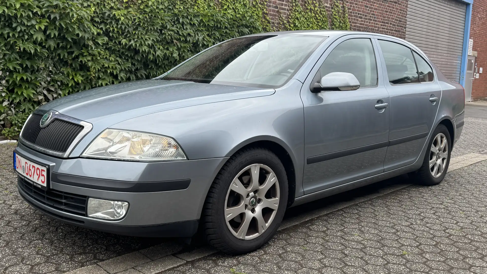 Skoda Octavia Ambiente/kKLIMA/TÜV 06-2026/ Grau - 1