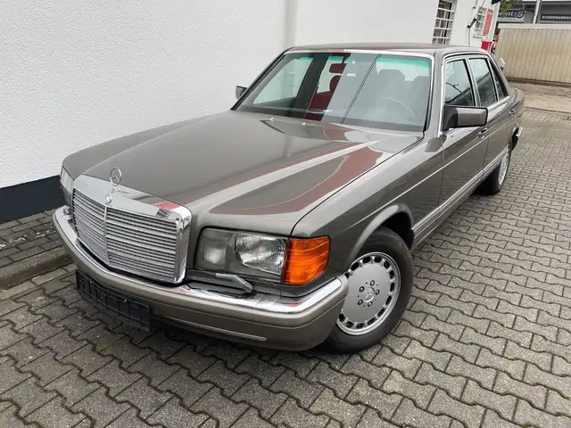 Mercedes-Benz 560 SEL Klimaautomatik / eSitz / S-Dach