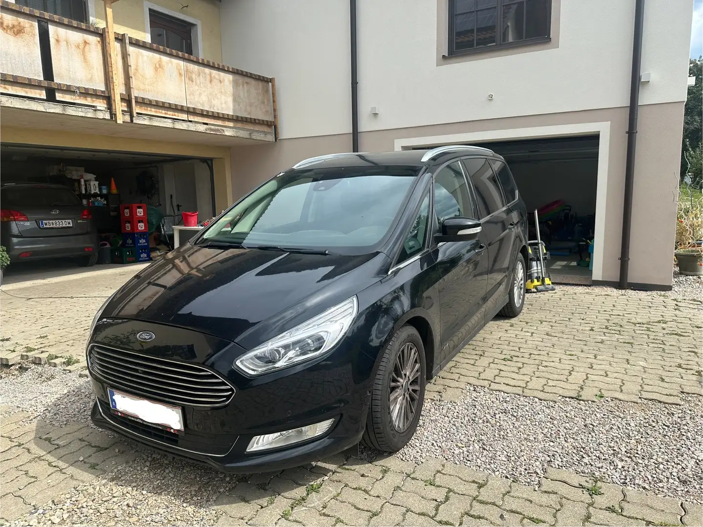 Ford Galaxy Galaxy 2,0 EcoBlue SCR AWD Titanium Aut. Titanium Fekete - 1