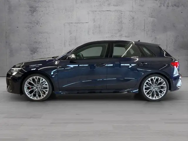 Audi RS3 view 3