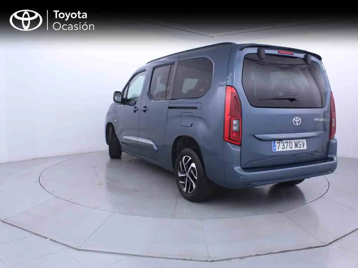 Toyota 1.5D 96kW Family Active 7 Plz L2 Azul - 2
