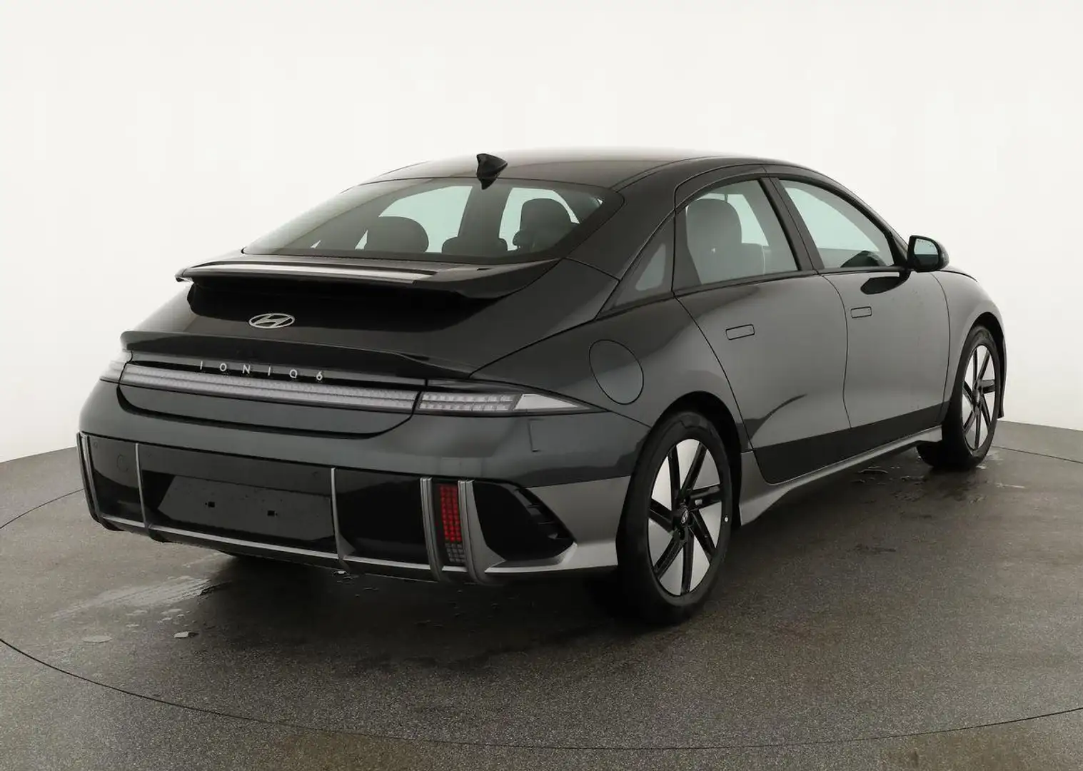 Hyundai IONIQ 6 77,4 kWh Base Long Range, Navi, Kamera, Winterp... Grau - 2