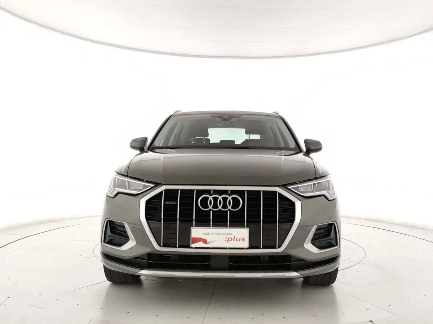 Audi Q3 35 TDI quattro S tronic Business Grigio - 2