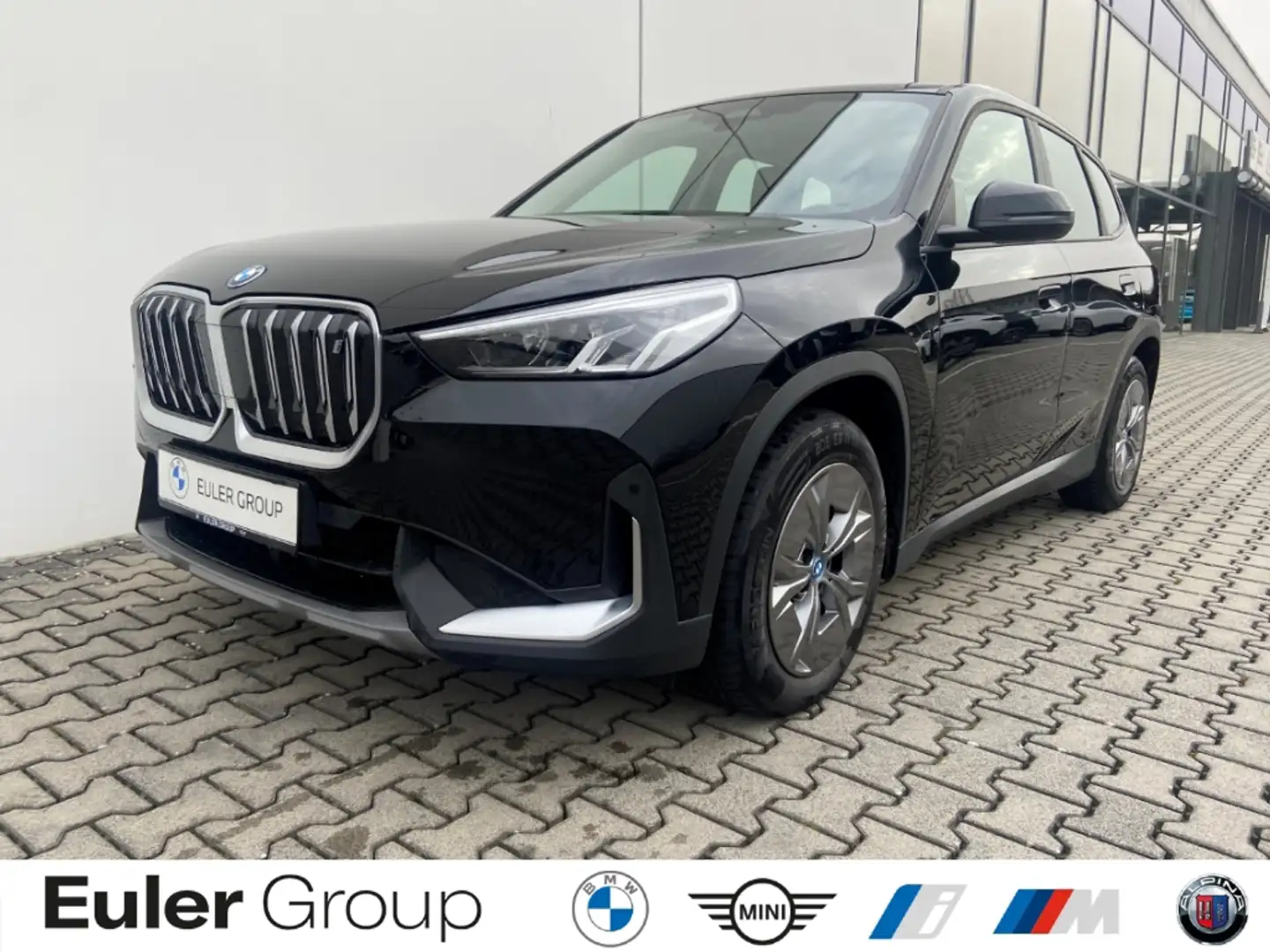 BMW iX1 xDrive 30 A LMR AHK Parkass DAB ActiveGuard Schwarz - 1