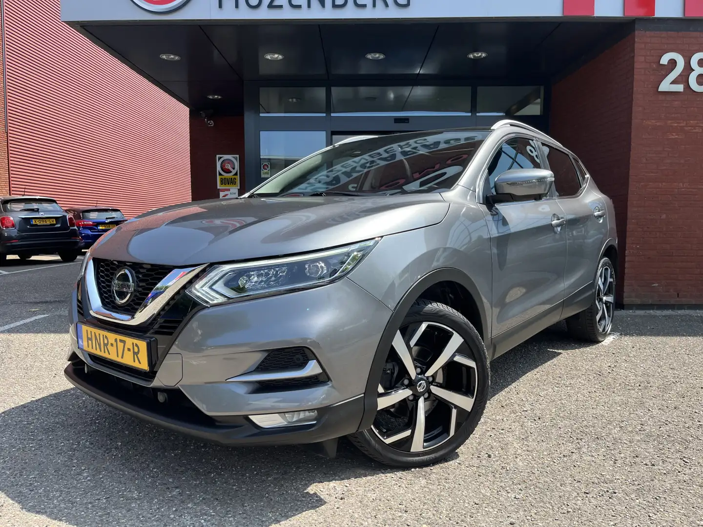 Nissan Qashqai 1.3 DIG-T Tekna + // FULL LED // PANO-DAK // ELEK. Grigio - 2