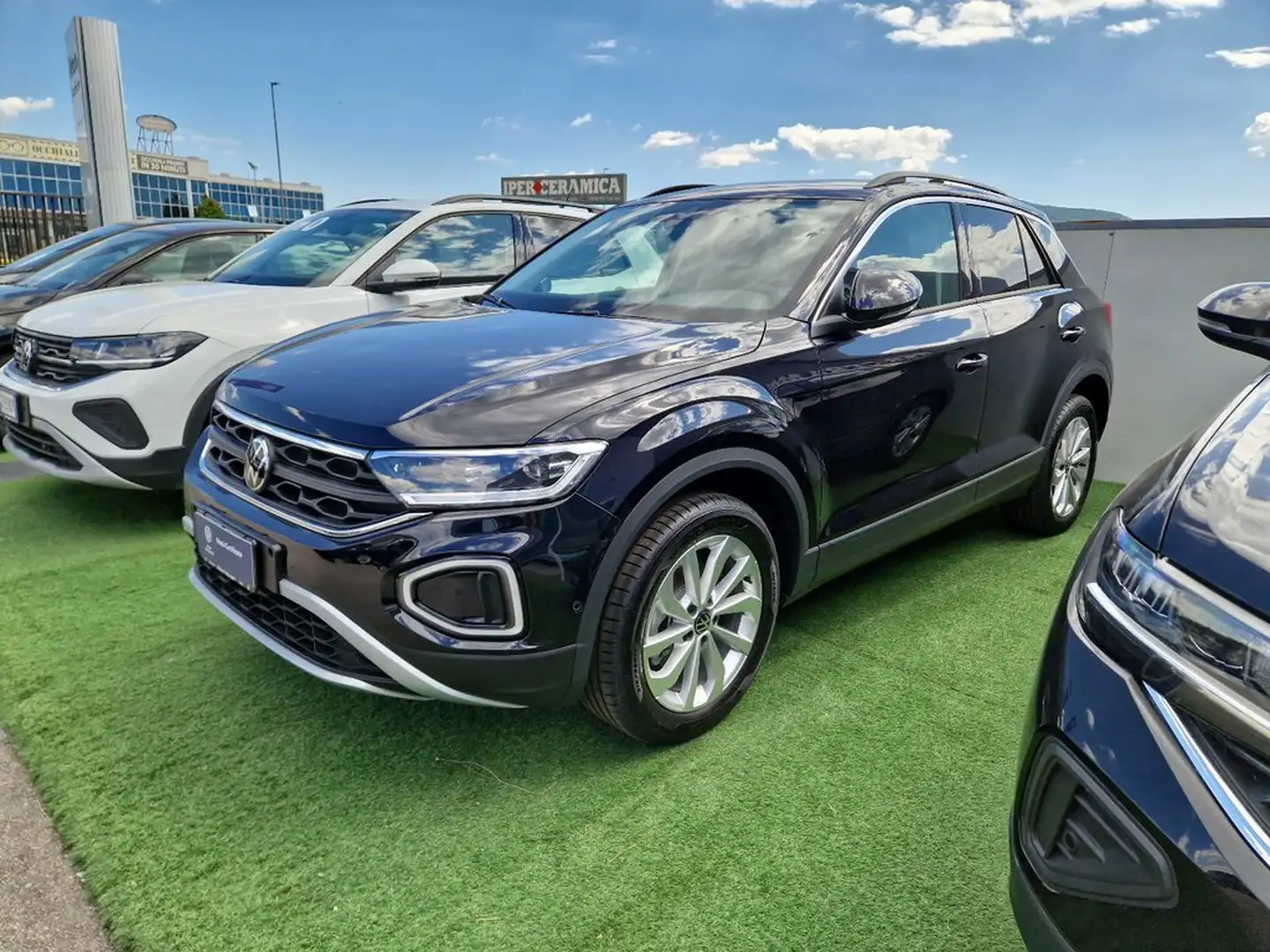 Volkswagen T-Roc 1.0 tsi edition plus 115cv Nero - 1
