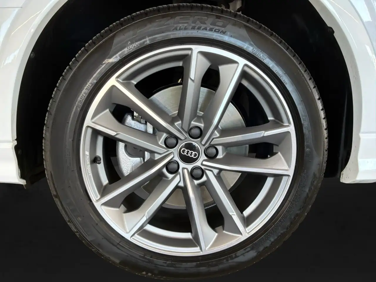 Audi Q3 снимка Audi Q3