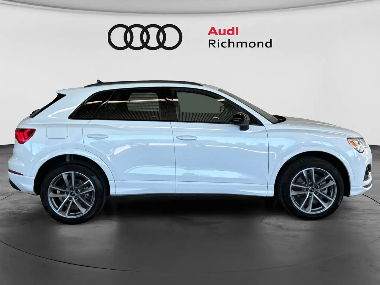 Audi Q3 снимка Audi Q3