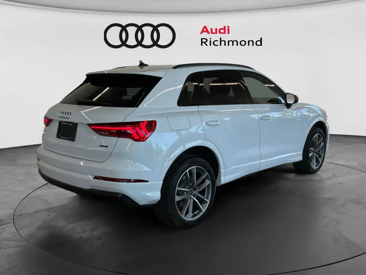Audi Q3 снимка Audi Q3