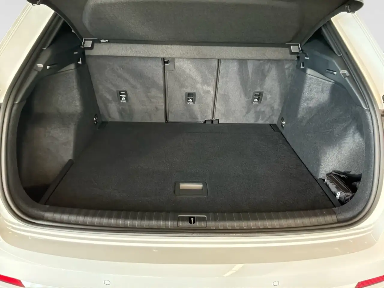 Audi Q3 снимка Audi Q3