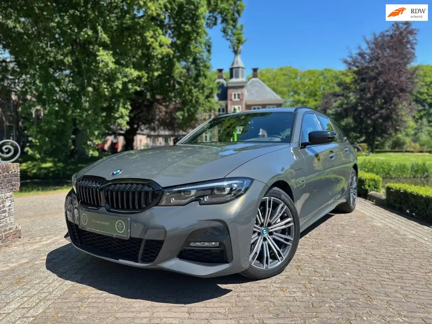 BMW 330 3-serie Touring 330e M-Sport | Pano | Leder | Deal Grigio - 1